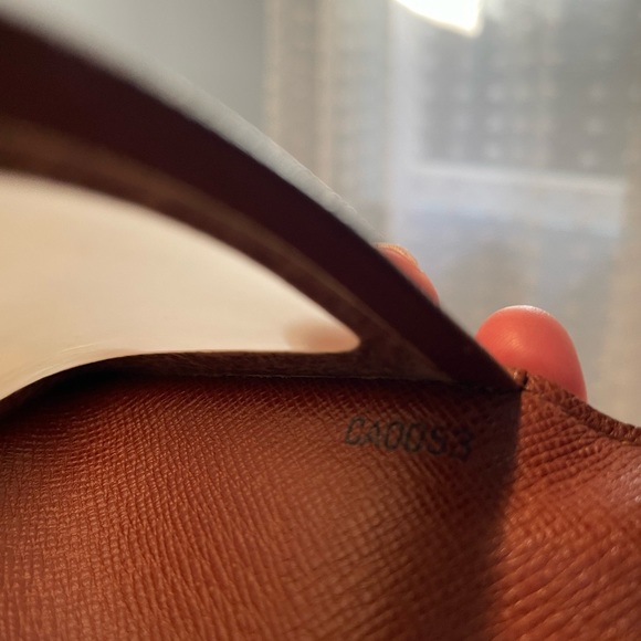 100% Authentic Louis Vuitton Card Wallet Monogram - Picture 6 of 6